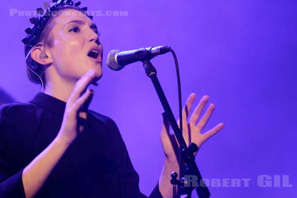 WOMAN'S HOUR - 2014-02-15 - PARIS - Le Trianon - 